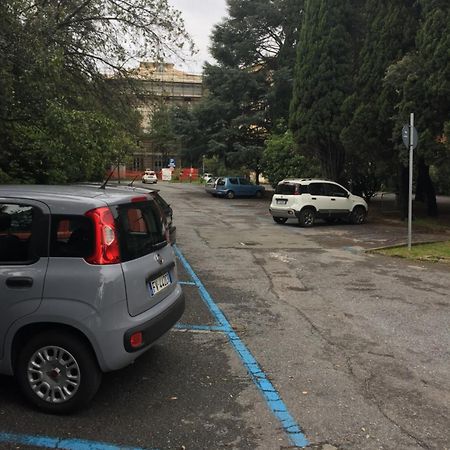 Appartamento In Centro Zona Fiera,Davanti Al Galliera Genova Eksteriør bilde
