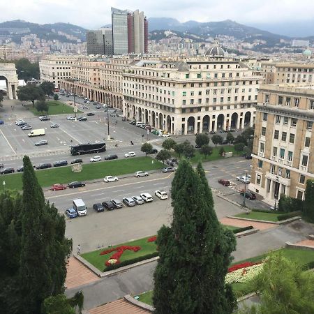 Appartamento In Centro Zona Fiera,Davanti Al Galliera Genova Eksteriør bilde