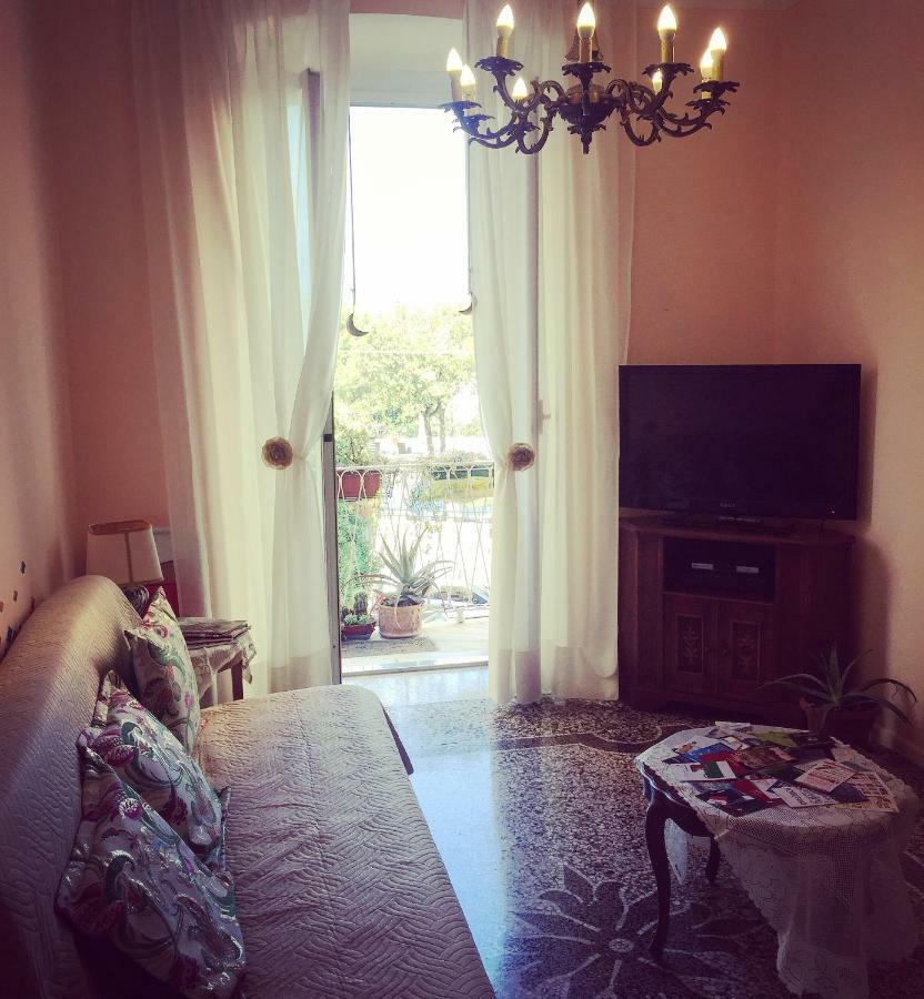 Appartamento In Centro Zona Fiera,Davanti Al Galliera Genova Eksteriør bilde