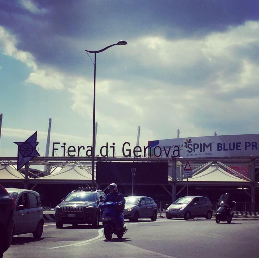 Appartamento In Centro Zona Fiera,Davanti Al Galliera Genova Eksteriør bilde