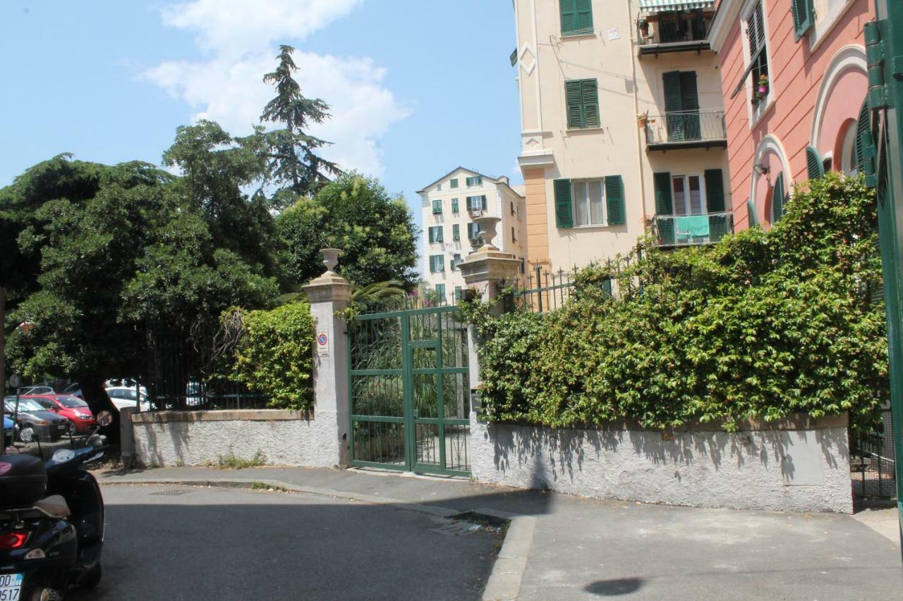 Appartamento In Centro Zona Fiera,Davanti Al Galliera Genova Eksteriør bilde