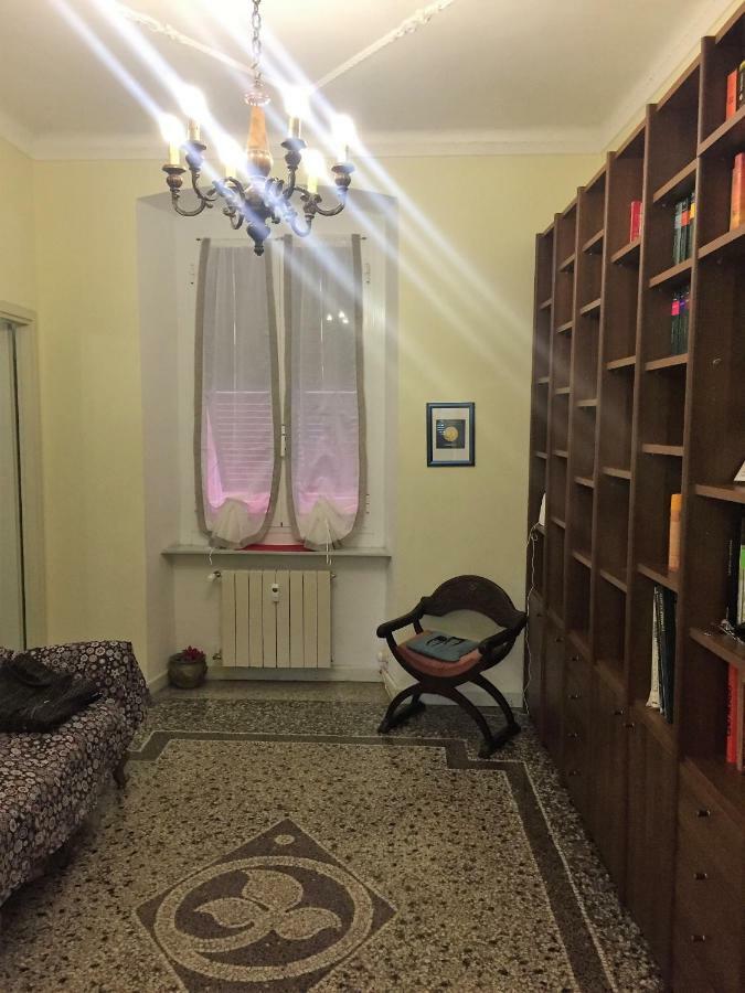 Appartamento In Centro Zona Fiera,Davanti Al Galliera Genova Eksteriør bilde