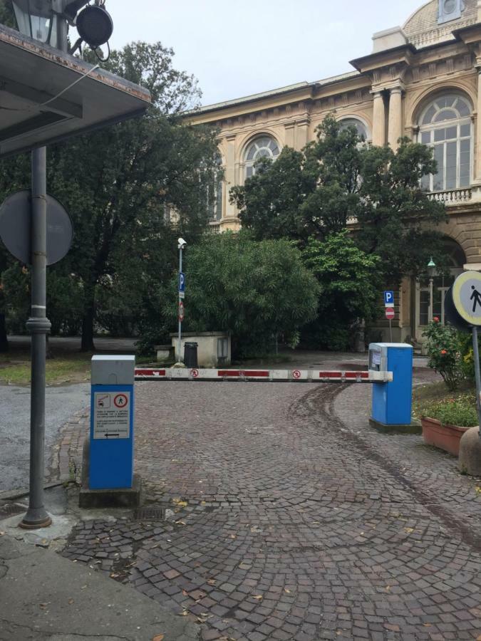 Appartamento In Centro Zona Fiera,Davanti Al Galliera Genova Eksteriør bilde