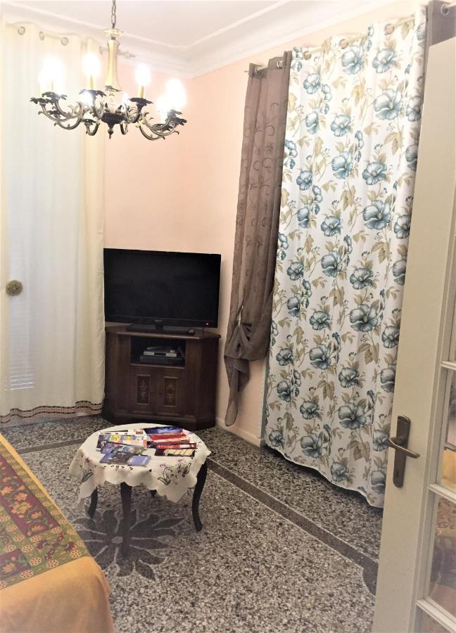 Appartamento In Centro Zona Fiera,Davanti Al Galliera Genova Eksteriør bilde