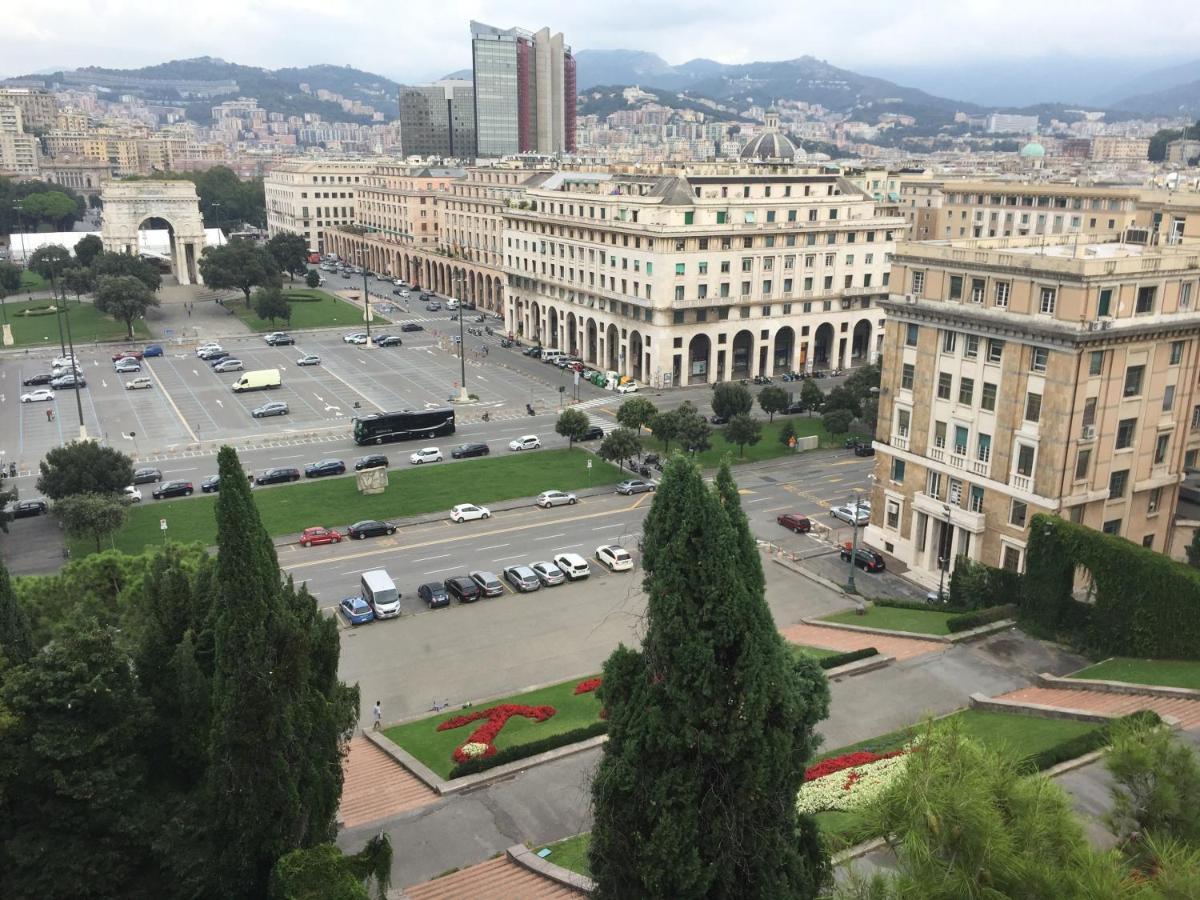 Appartamento In Centro Zona Fiera,Davanti Al Galliera Genova Eksteriør bilde